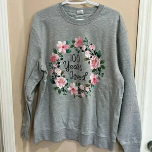 NWT  Crewneck